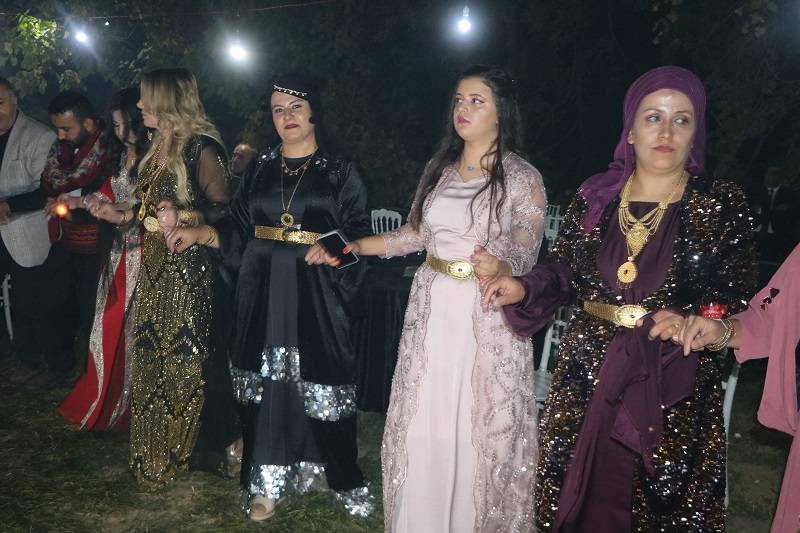 Çiftçi ailesinde görkemli düğüné 34