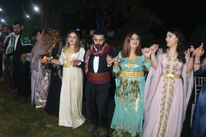 Çiftçi ailesinde görkemli düğüné 37