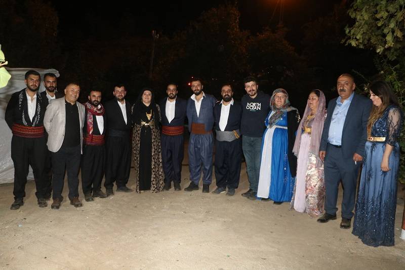 Çiftçi ailesinde görkemli düğüné 41