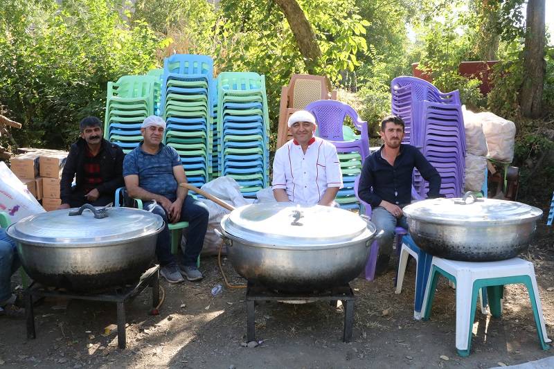 Çiftçi ailesinde görkemli düğüné 46