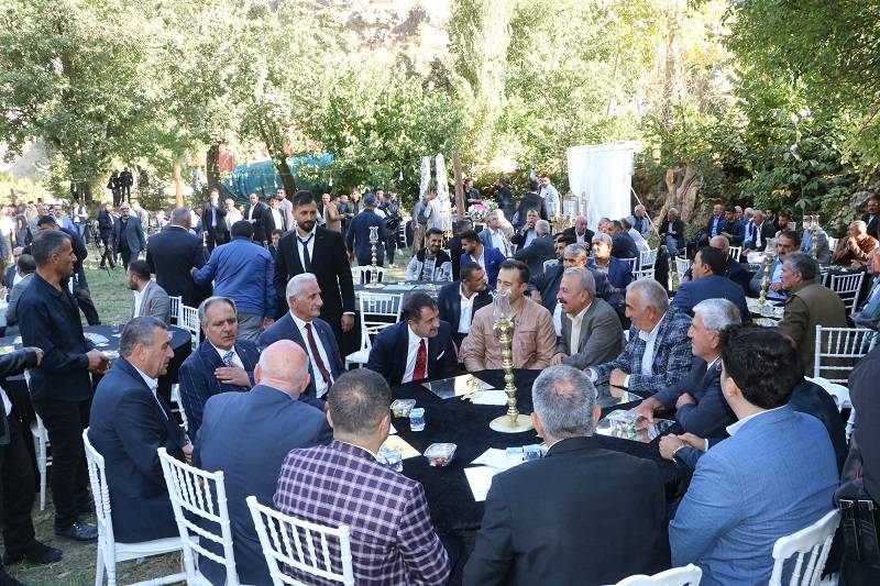 Çiftçi ailesinde görkemli düğüné 55