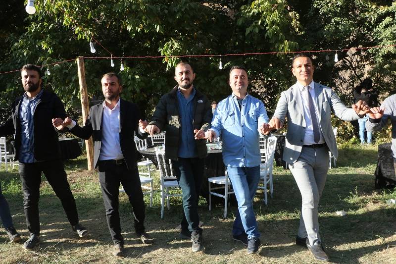 Çiftçi ailesinde görkemli düğüné 62