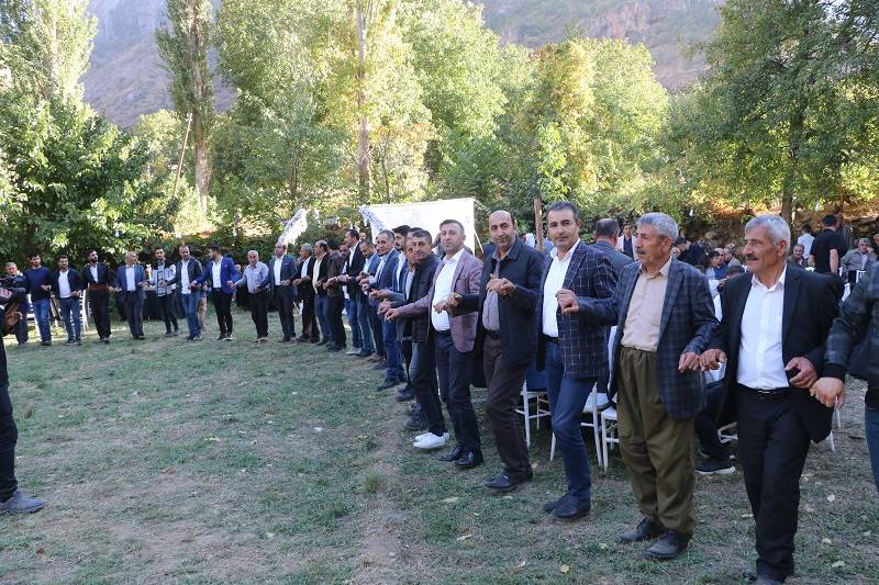 Çiftçi ailesinde görkemli düğüné 63