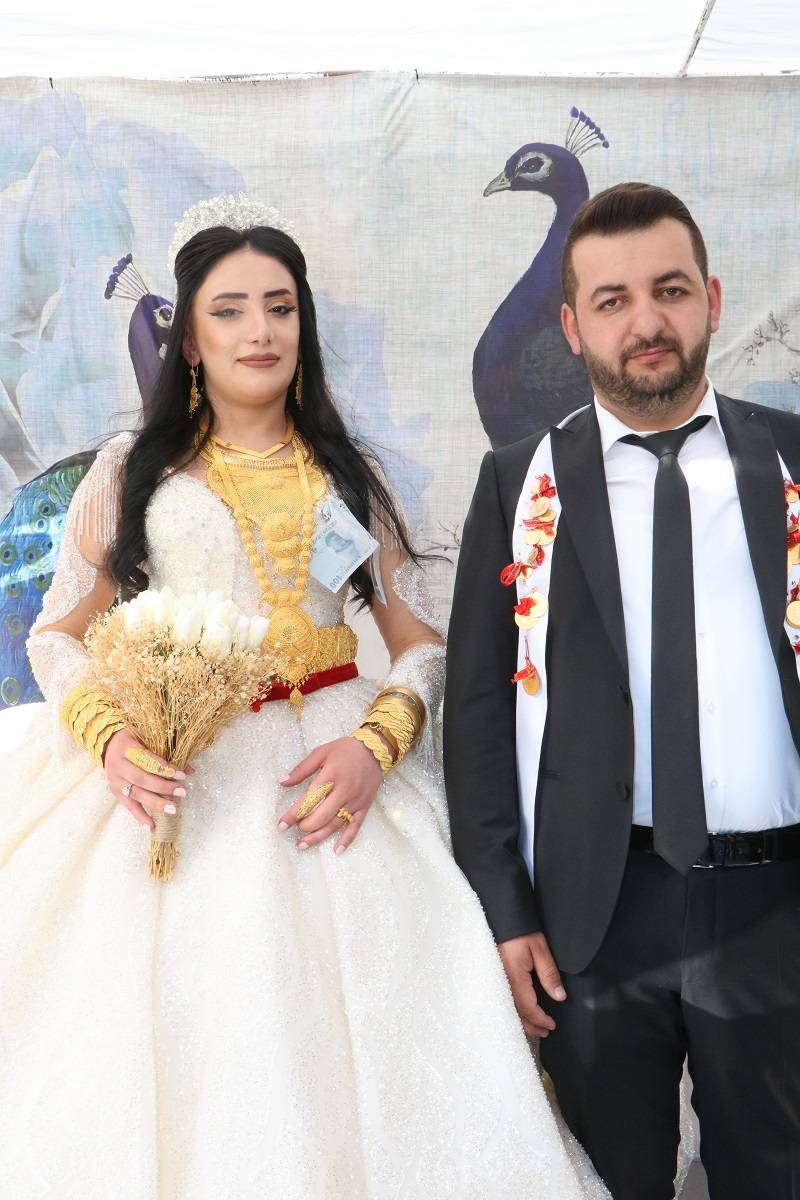 Çiftçi ailesinde görkemli düğüné 8