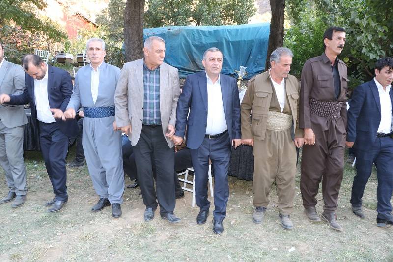 Çiftçi ailesinde görkemli düğüné 80