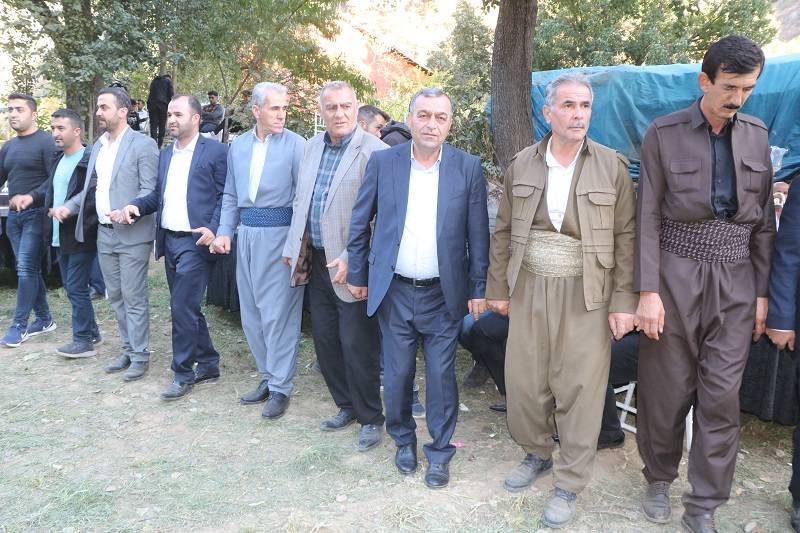 Çiftçi ailesinde görkemli düğüné 82