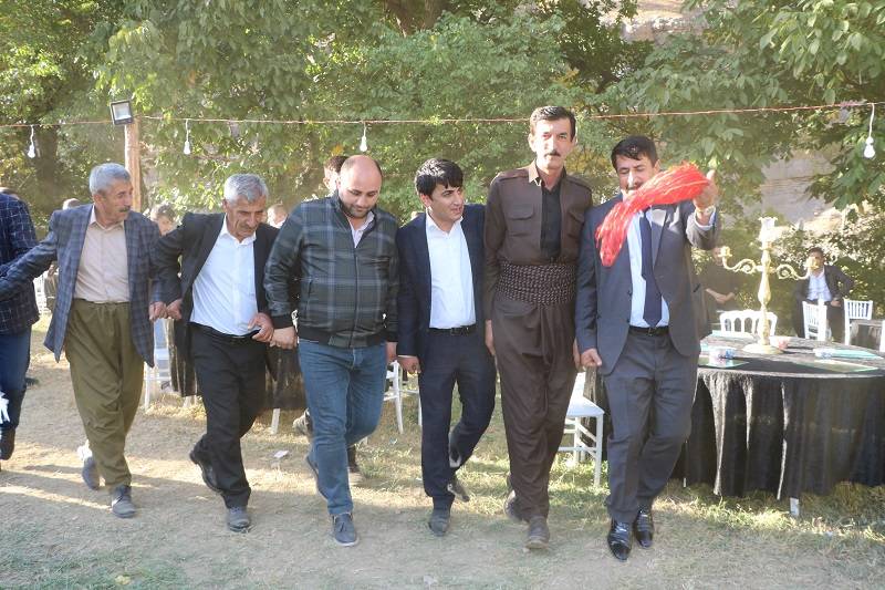 Çiftçi ailesinde görkemli düğüné 83