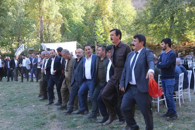 Çiftçi ailesinde görkemli düğüné 86