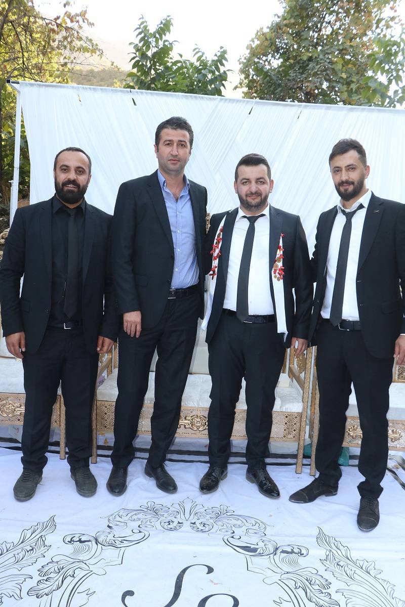 Çiftçi ailesinde görkemli düğüné 88