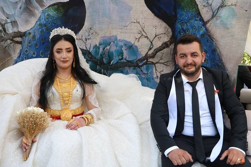 Çiftçi ailesinde görkemli düğüné 9