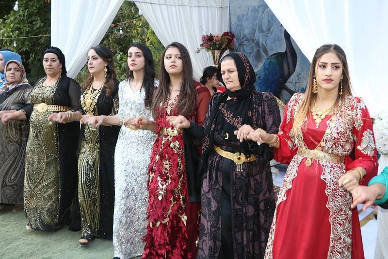 Çiftçi ailesinde görkemli düğüné 91