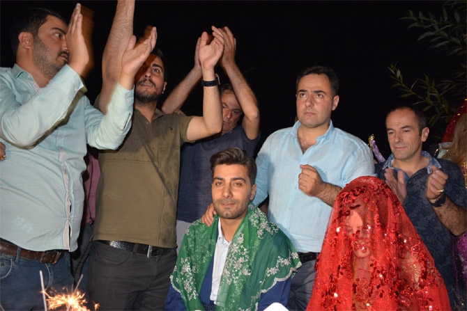 Ümit ailesinin mutu günü 8