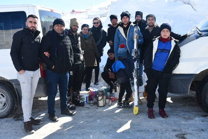 Hakkari'deki '4'üncü Kar Festivali'nde Anadolu Ateşi gösterisi 12