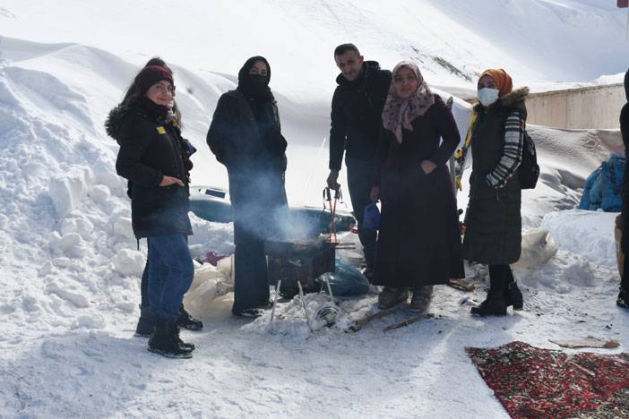 Hakkari'deki '4'üncü Kar Festivali'nde Anadolu Ateşi gösterisi 14