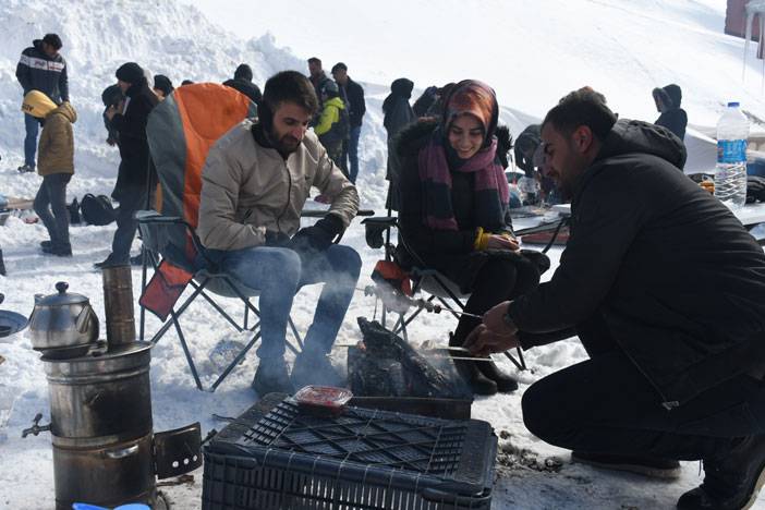 Hakkari'deki '4'üncü Kar Festivali'nde Anadolu Ateşi gösterisi 15
