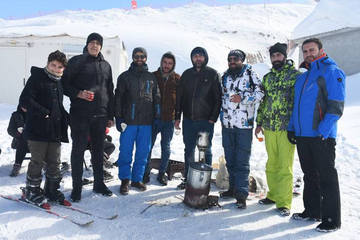 Hakkari'deki '4'üncü Kar Festivali'nde Anadolu Ateşi gösterisi 18