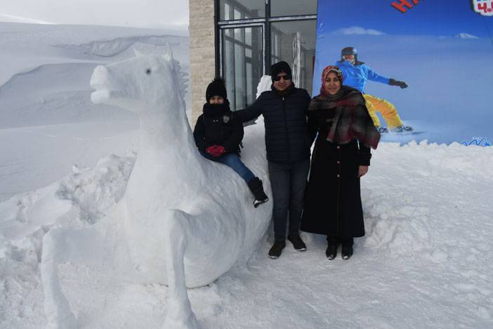 Hakkari'deki '4'üncü Kar Festivali'nde Anadolu Ateşi gösterisi 22