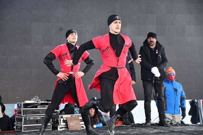 Hakkari'deki '4'üncü Kar Festivali'nde Anadolu Ateşi gösterisi 41