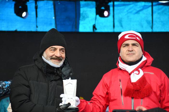 Hakkari'deki '4'üncü Kar Festivali'nde Anadolu Ateşi gösterisi 47