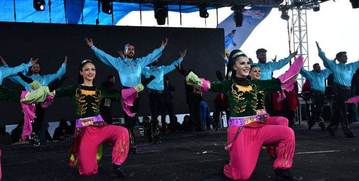 Hakkari'deki '4'üncü Kar Festivali'nde Anadolu Ateşi gösterisi 49