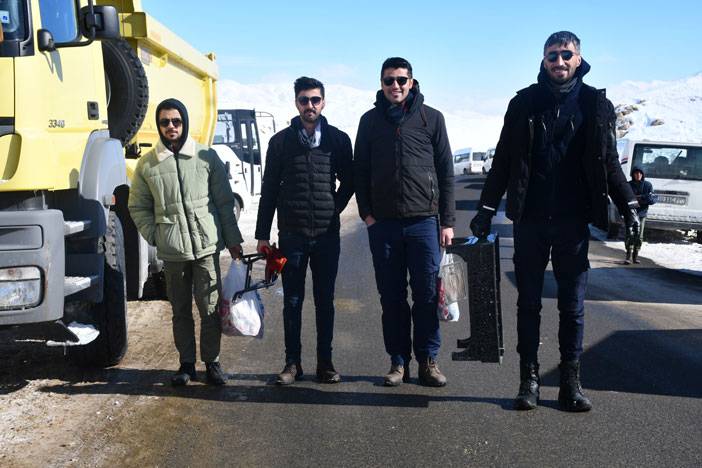 Hakkari'deki '4'üncü Kar Festivali'nde Anadolu Ateşi gösterisi 9