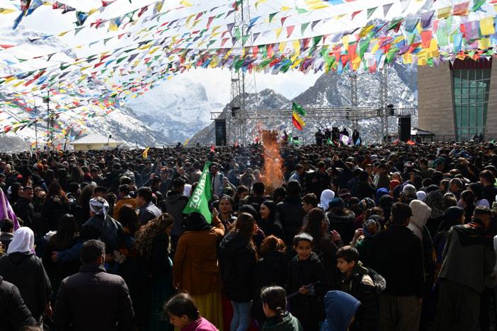 Hakkari'de Newroz coşku ile kutlandı 10