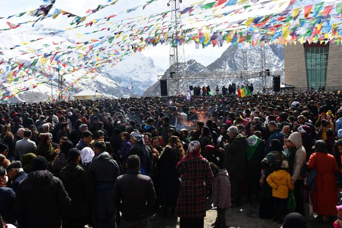 Hakkari'de Newroz coşku ile kutlandı 11