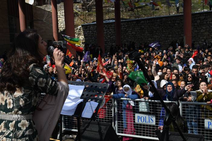 Hakkari'de Newroz coşku ile kutlandı 15