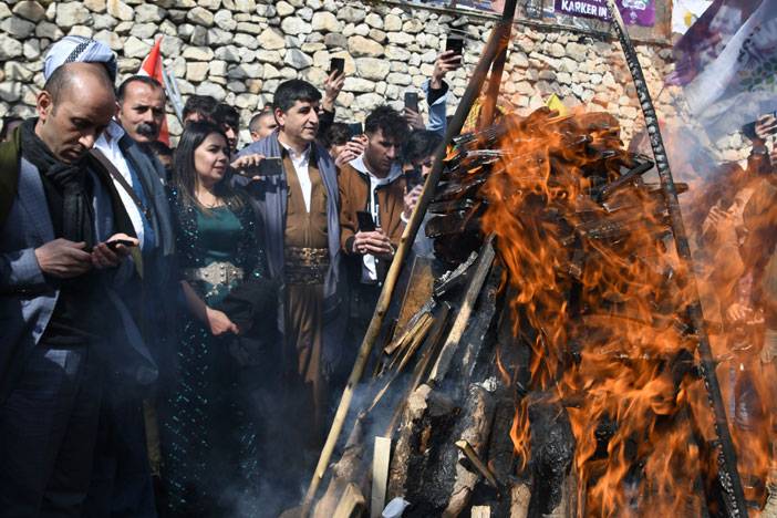 Hakkari'de Newroz coşku ile kutlandı 22