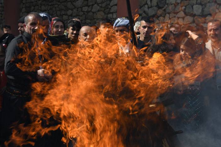 Hakkari'de Newroz coşku ile kutlandı 23