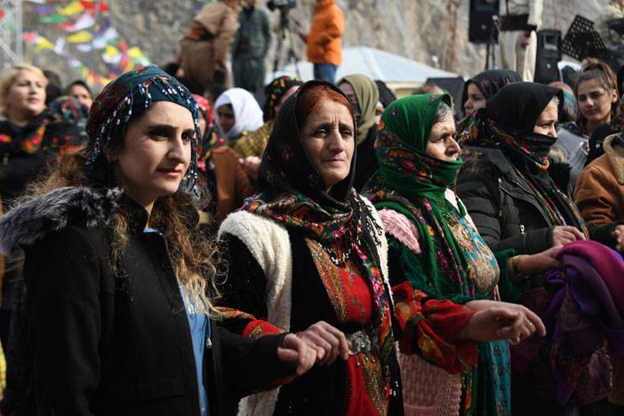 Hakkari'de Newroz coşku ile kutlandı 30