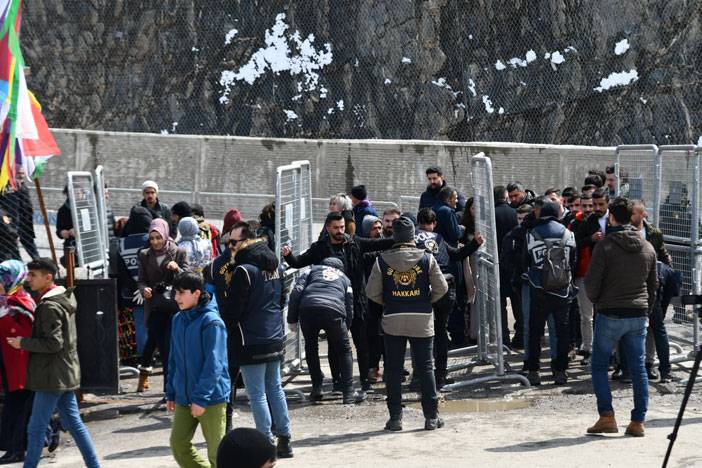 Hakkari'de Newroz coşku ile kutlandı 38