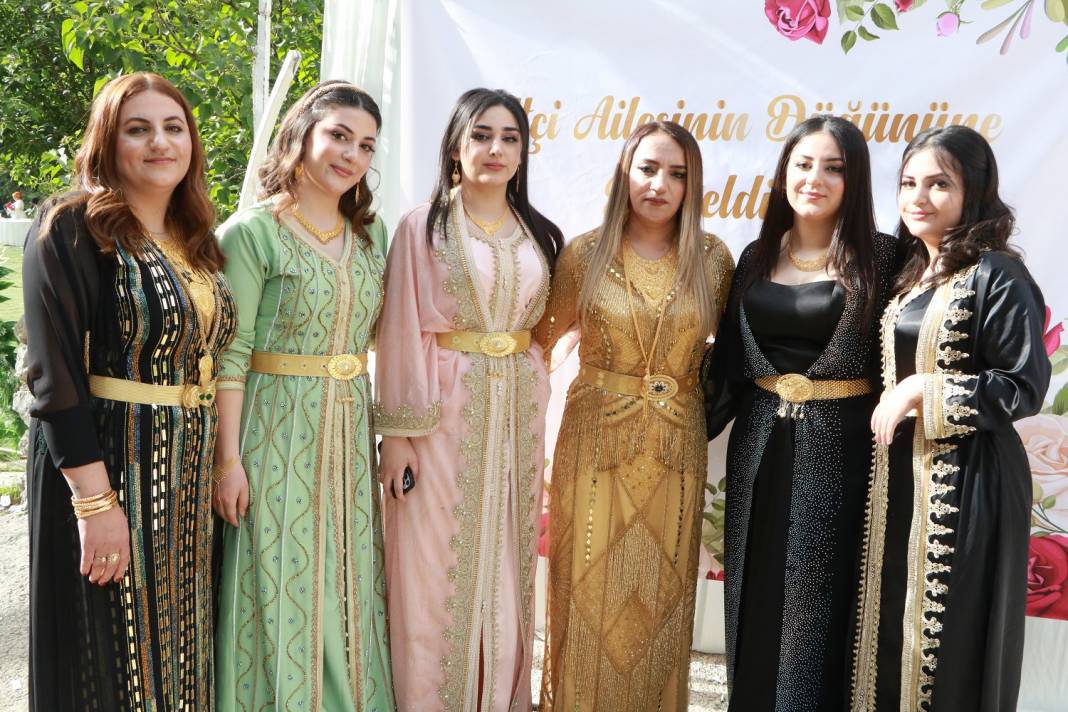 Hakkari'yi buluşturan düğün! 18