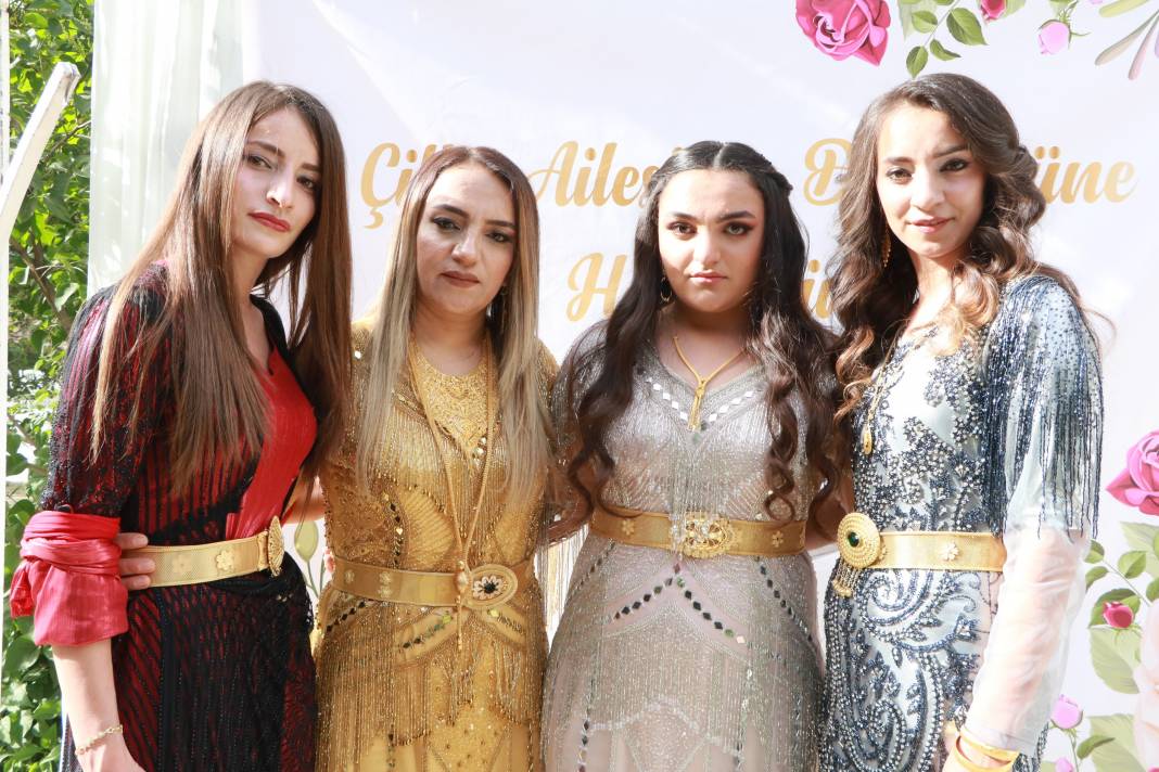 Hakkari'yi buluşturan düğün! 24