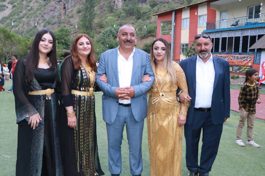 Hakkari'yi buluşturan düğün! 32
