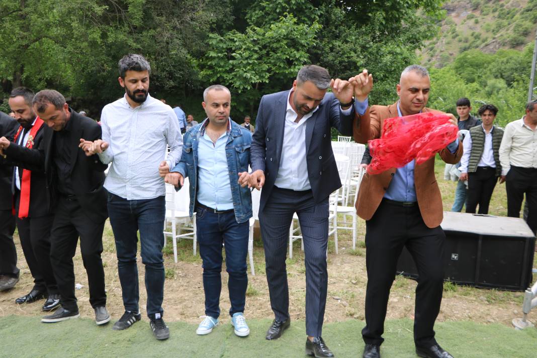 Hakkari'yi buluşturan düğün! 33