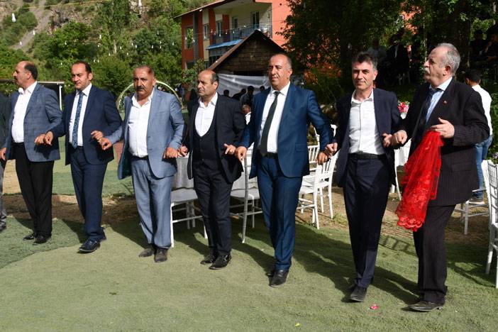 Hakkari'yi buluşturan düğün! 70