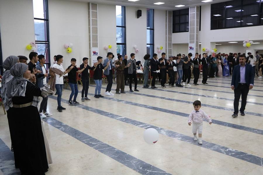 Açı Eğitim Kurumlarından YKS Öğrencilerine Moral Gecesi 11