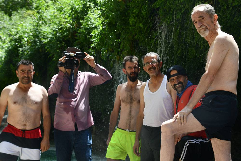 Hakkari'nin 'Saklı Cenneti' Kaval Şelalesi büyülüyor 12