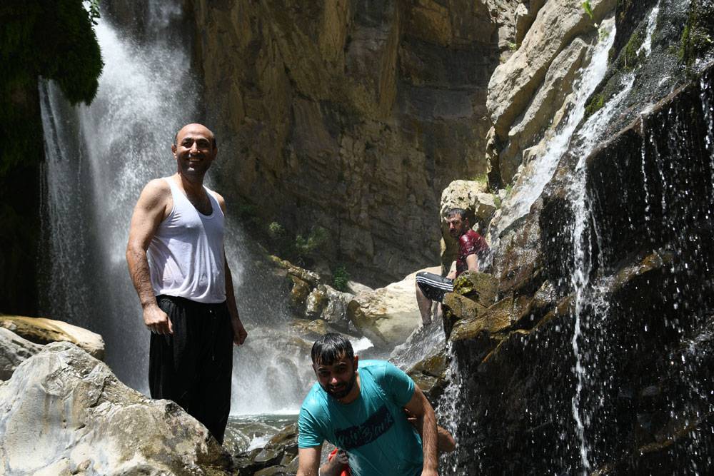 Hakkari'nin 'Saklı Cenneti' Kaval Şelalesi büyülüyor 9