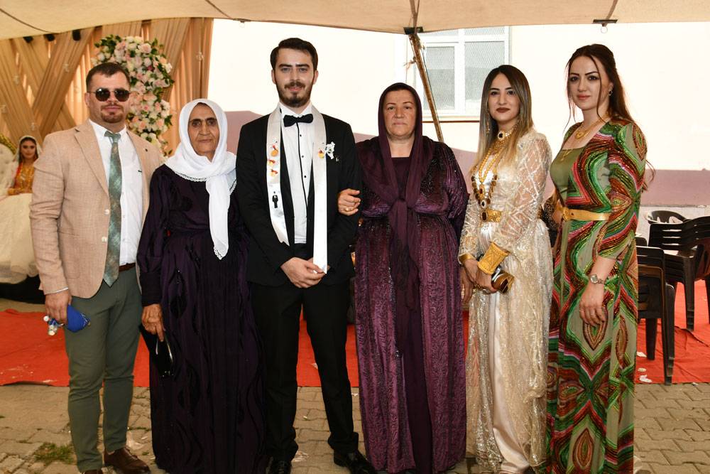 Hakkari’de gelin altınları taşıyamadı! 10