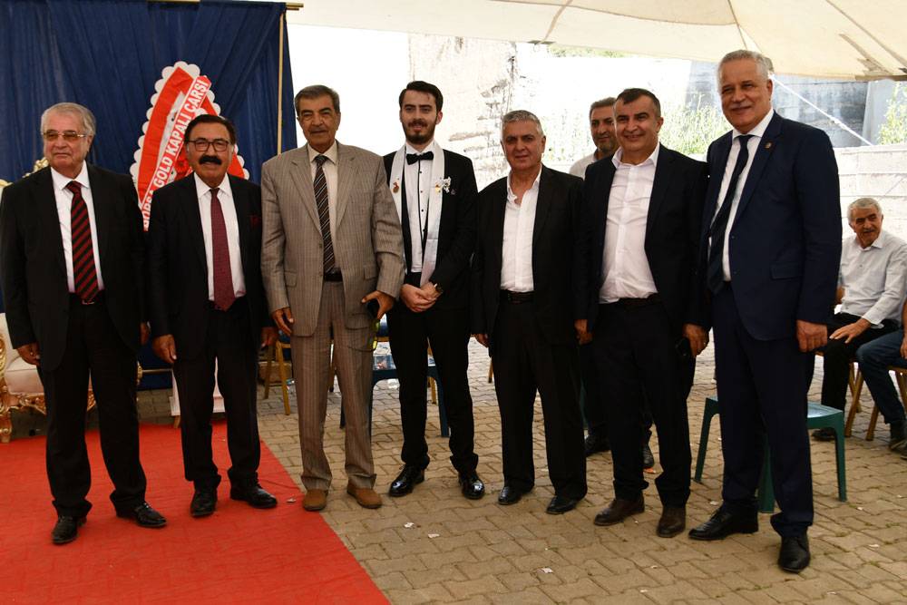 Hakkari’de gelin altınları taşıyamadı! 13