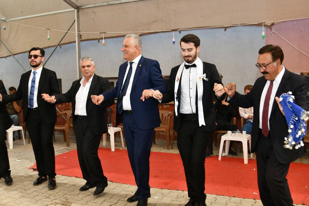 Hakkari’de gelin altınları taşıyamadı! 14