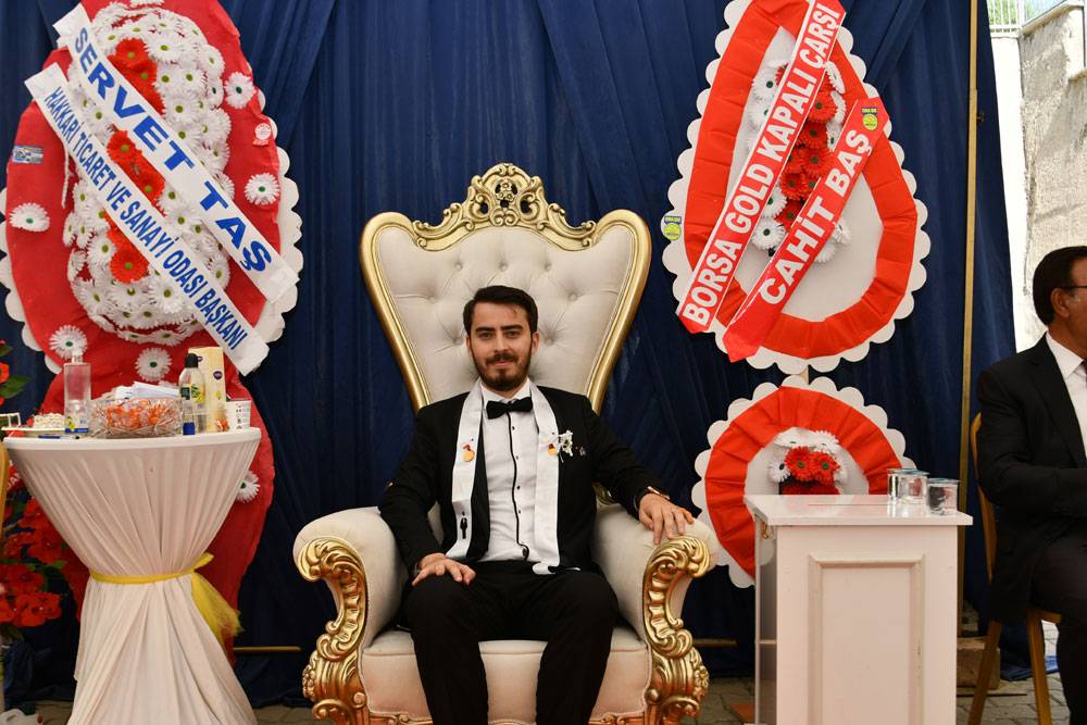 Hakkari’de gelin altınları taşıyamadı! 15