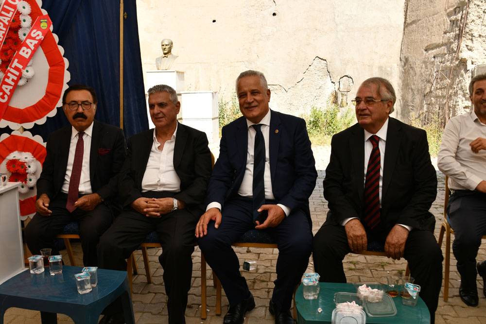 Hakkari’de gelin altınları taşıyamadı! 16