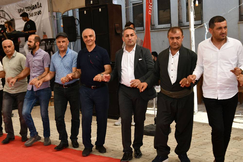 Hakkari’de gelin altınları taşıyamadı! 19