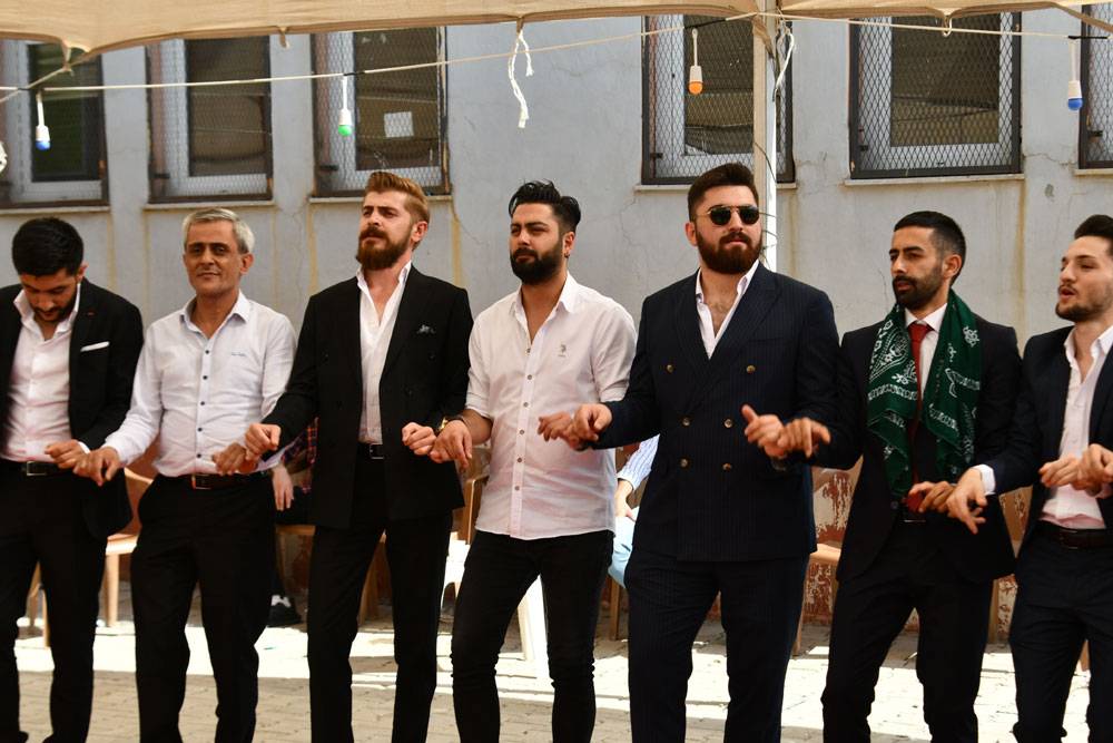 Hakkari’de gelin altınları taşıyamadı! 27