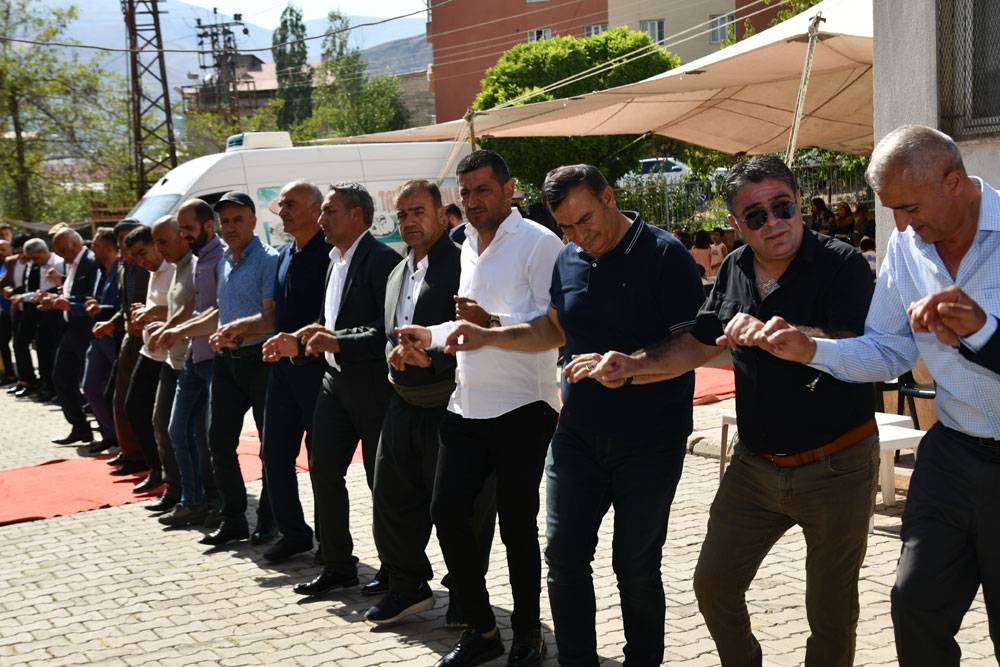 Hakkari’de gelin altınları taşıyamadı! 30