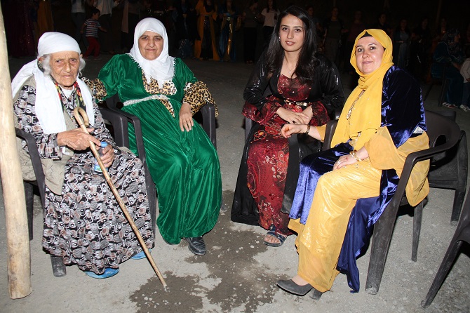 Demir Ailesinin mutlu günü 10