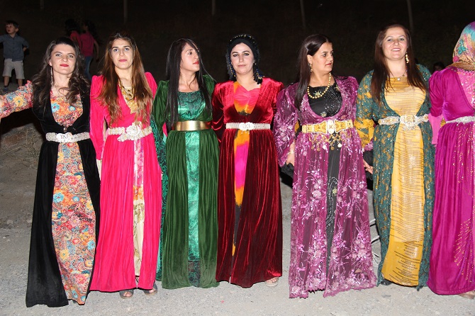 Demir Ailesinin mutlu günü 13